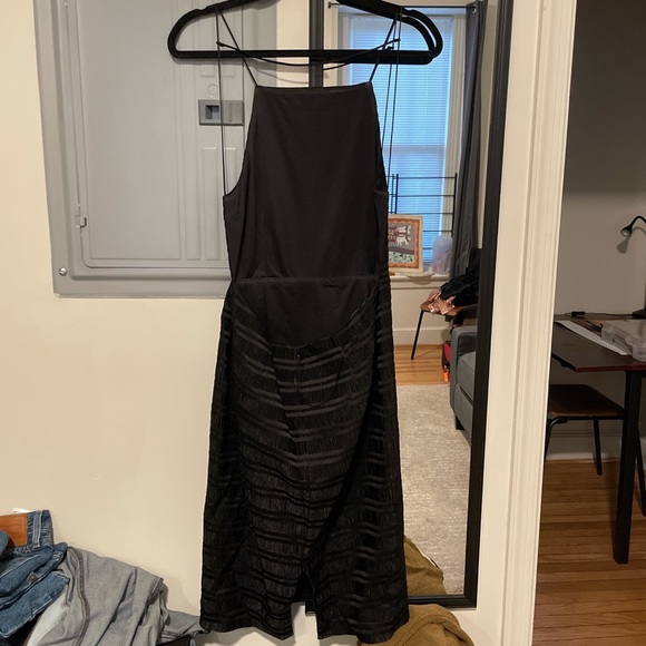 Slinky backless evening gown from Endless Rose size L (8-10) - Picture 2 of 3